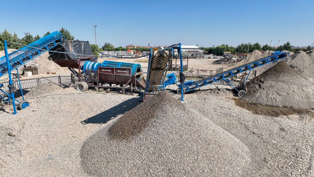 Sille Barajı'nın kumu, toprağı merkezdeki parklara kazandırılıyor 2